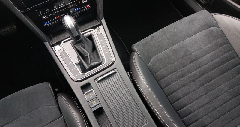 Volkswagen Passat cena 96900 przebieg: 65029, rok produkcji 2020 z Buk małe 742